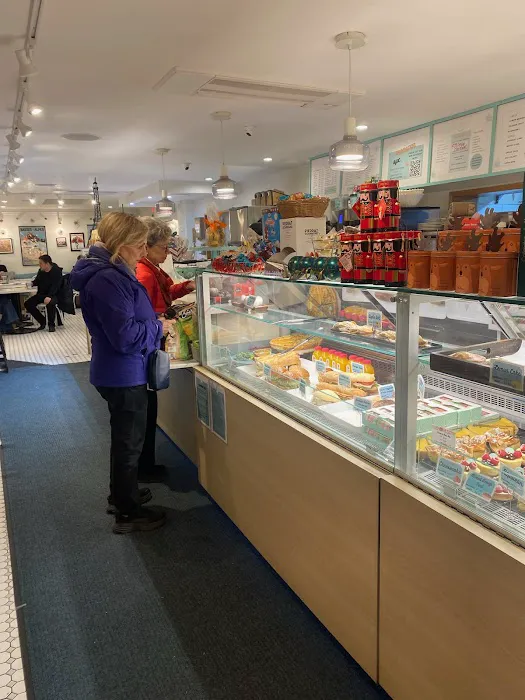 Eclair Bakery + Cafe Picture 6