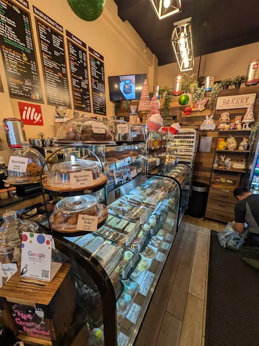 Crumbly Cafe & Bakery Picture 3