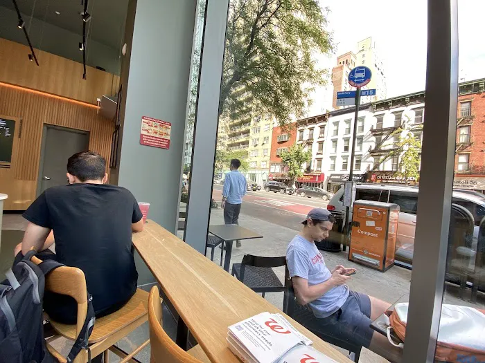 Starbucks Picture 5