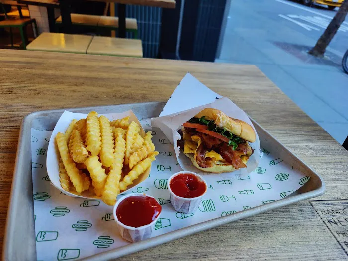 Shake Shack 630 Lexington Ave - 54th & Lex Picture 8