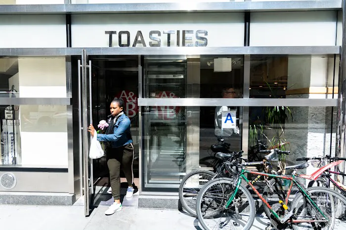 Toasties E. 51st Picture 5