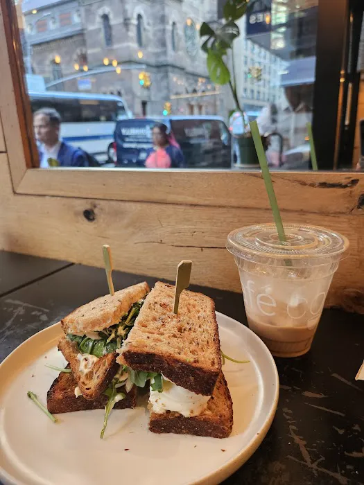 Le Cafe Coffee Picture 5