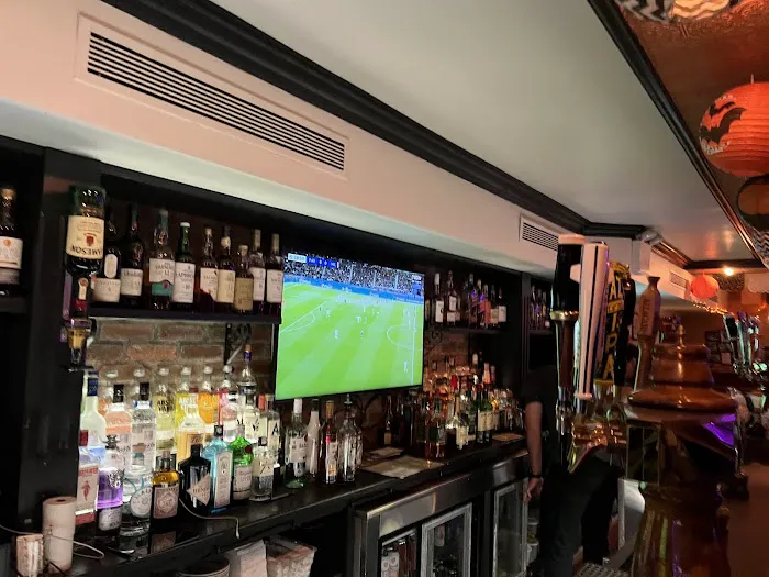 Bloom's Tavern Picture 3