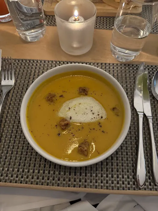 FIG & OLIVE | Fifth Avenue Picture 4