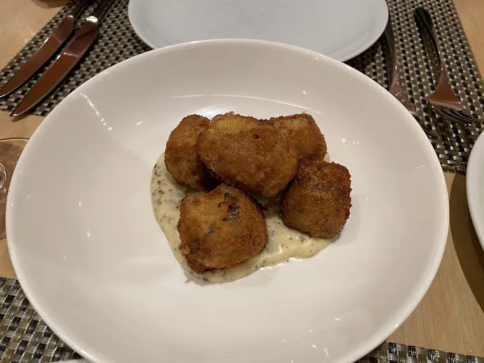 FIG & OLIVE | Fifth Avenue Picture 1