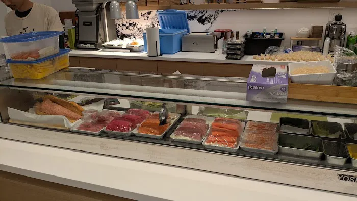 MakiMaki Sushi - Central Park South Picture 9