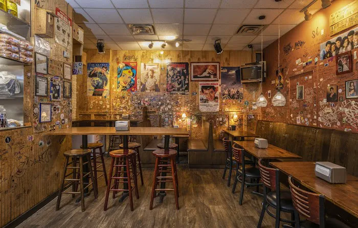burger joint Picture 7