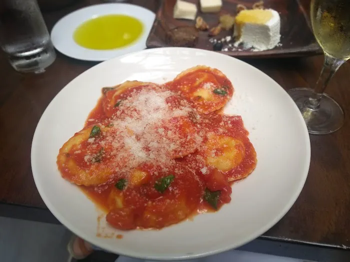 Mozzarella & Vino Picture 3
