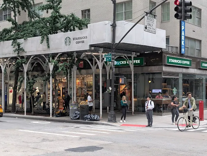 Starbucks Picture 2