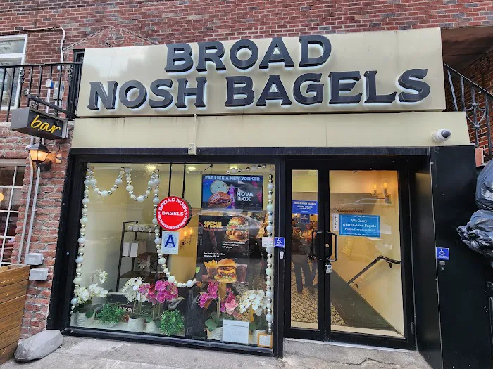 Broad Nosh Bagels Deli & Catering 58th Street Picture 7
