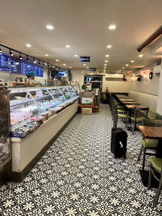 Broad Nosh Bagels Deli & Catering 58th Street Picture 8