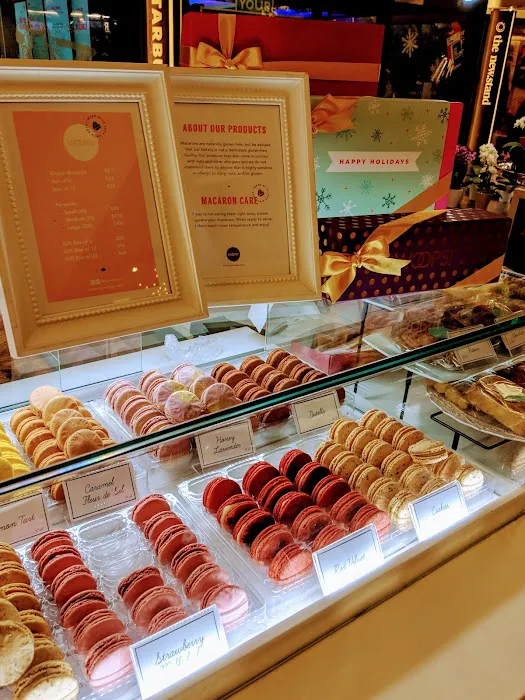 Woops! Macarons & Gifts (Columbus Circle) Picture 8
