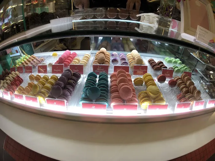 Woops! Macarons & Gifts (Columbus Circle) Picture 7