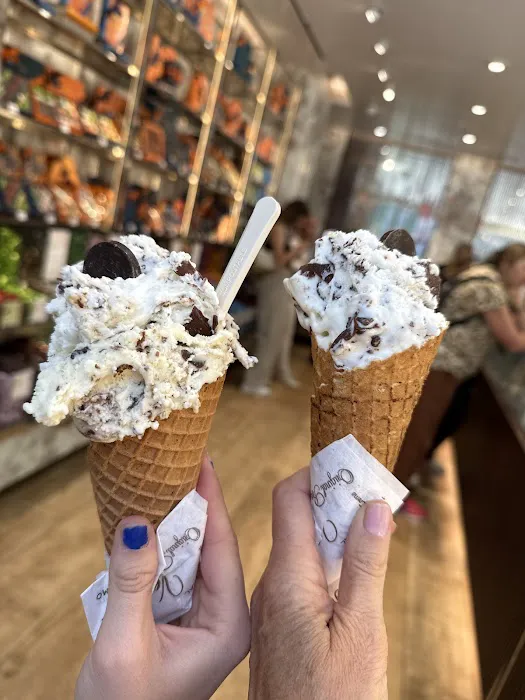 Venchi Chocolate & Gelato Columbus Circle Picture 3
