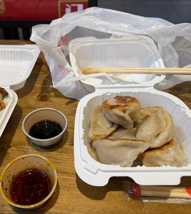 Lisa's Dumplings Picture 8