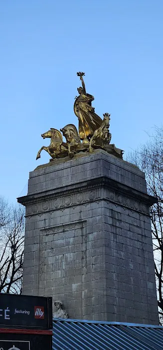 Central park cafe Picture 5