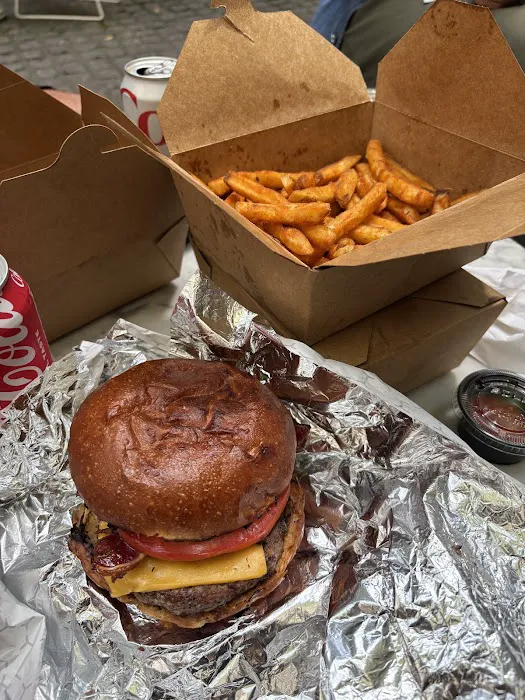 The Lunch Box Picture 6