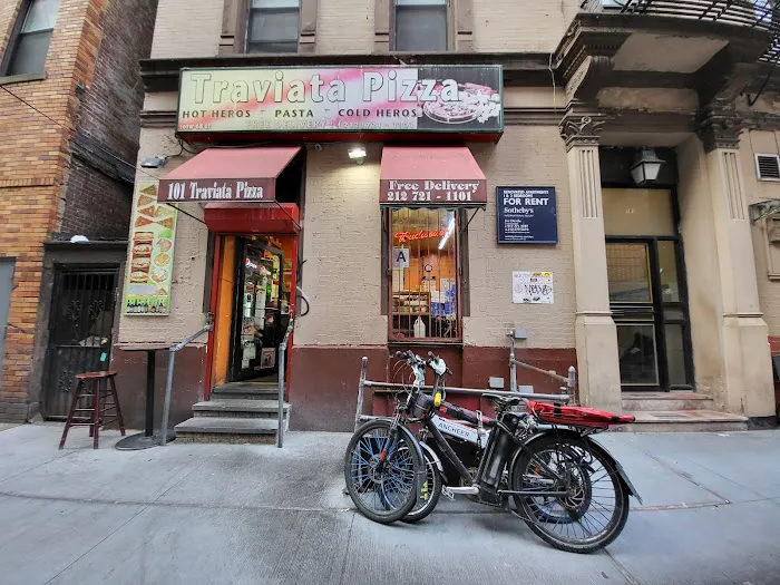 La Traviata Pizzeria Picture 7