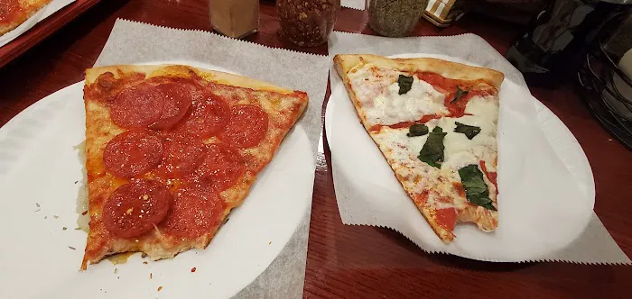 Francesco's Pizza Picture 9