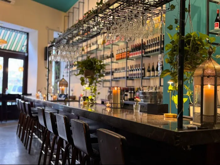 Zizi Wine Bar Picture 5