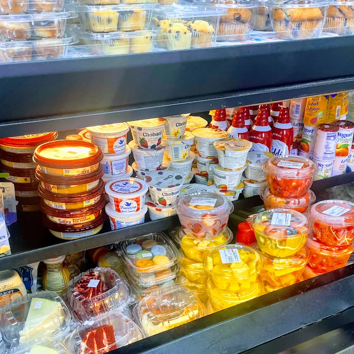 Gourmet Square - Mini Market & Deli Picture 3