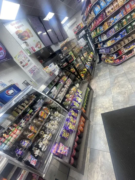 Gourmet Square - Mini Market & Deli Picture 10