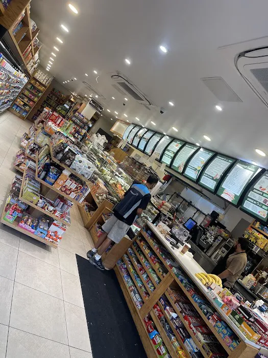 Green Apple Gourmet Market Deli Picture 5