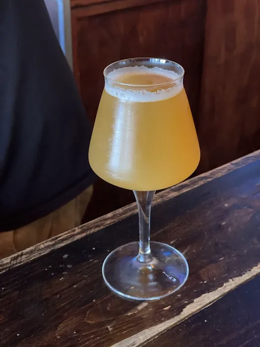 City Hops Craft Beer and Wine Bar Picture 10