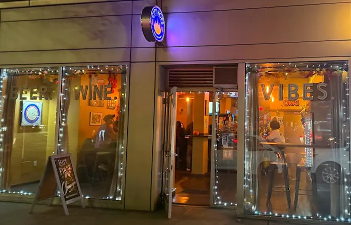 City Hops Craft Beer and Wine Bar Picture 7