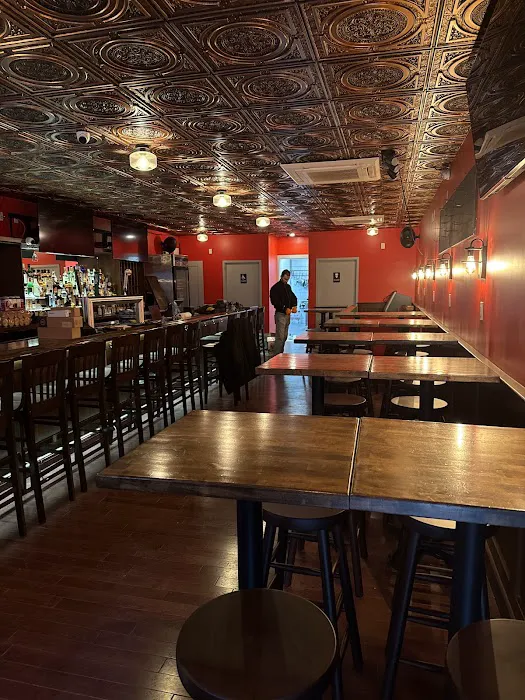 Kelly's Sports Bar Picture 3