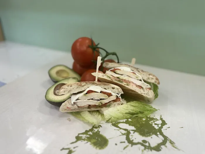 Oliver’s cafe Picture 1