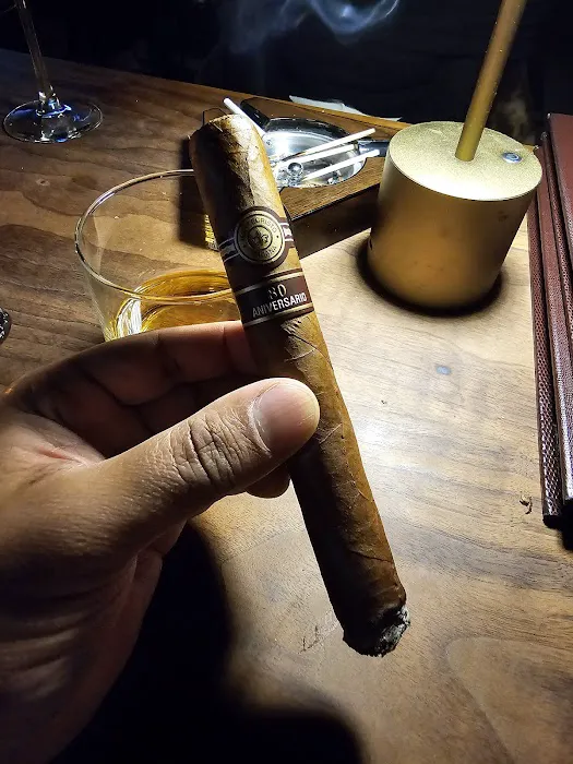 Merchants Cigar Bar Picture 10