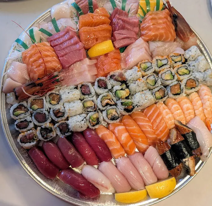 Roy's Fish Market Picture 2
