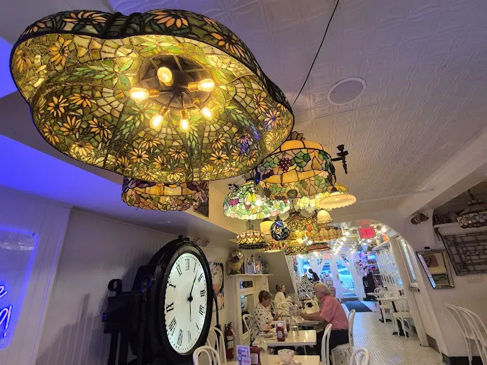 Serendipity 3 - Upper East Side Picture 10