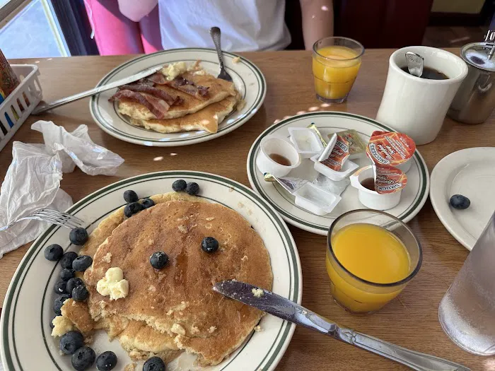 Ritz Diner Picture 3