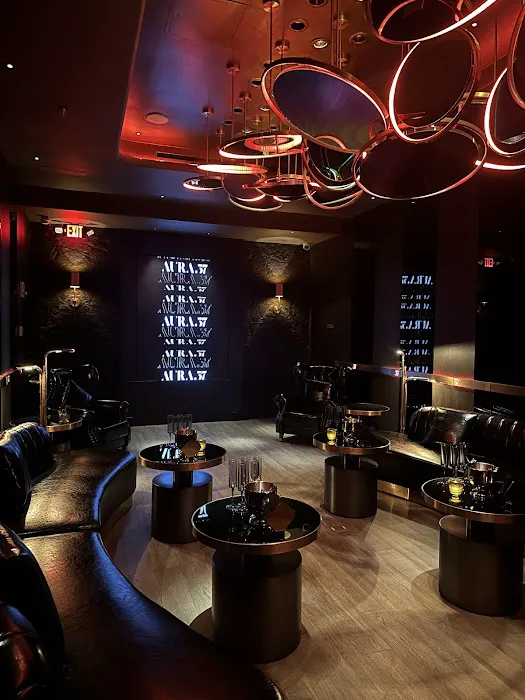 Aura 57 NYC Picture 8