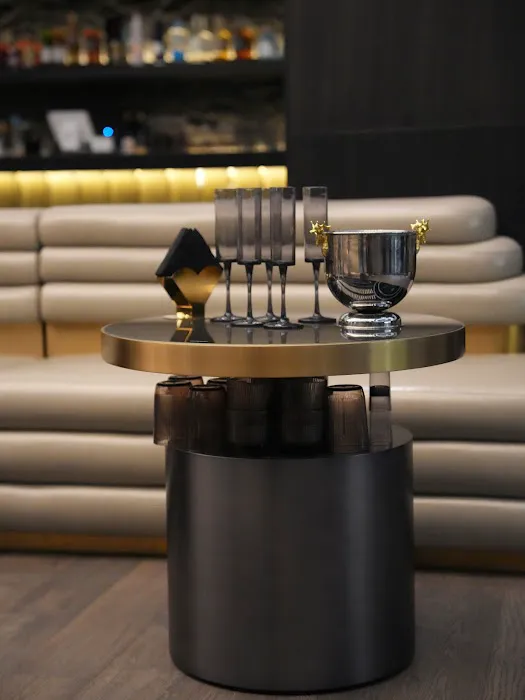 Aura 57 NYC Picture 9