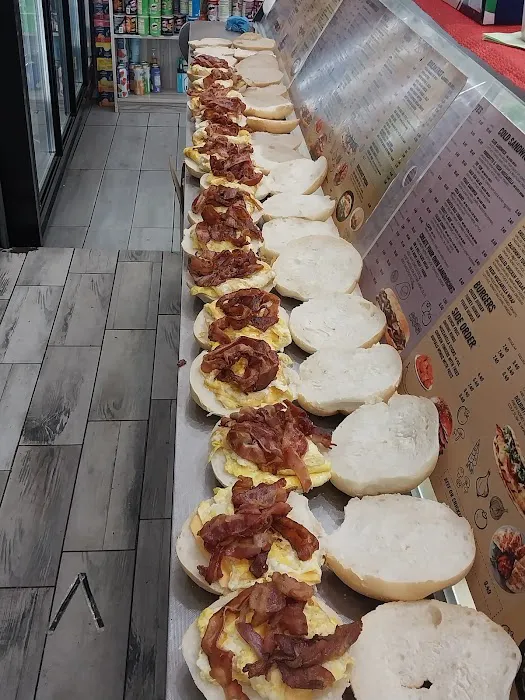 Halo deli inc Picture 2