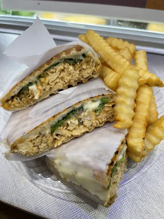 Halo deli inc Picture 5