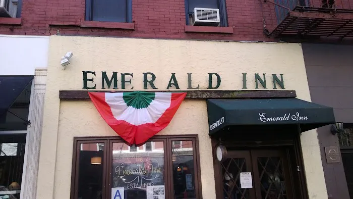 Emerald Inn Picture 4