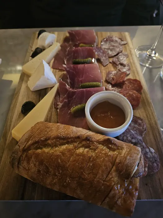 Vanguard Wine Bar (The Ansonia) Picture 5