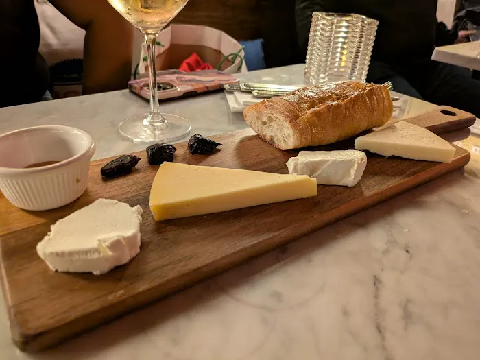 Vanguard Wine Bar (The Ansonia) Picture 9