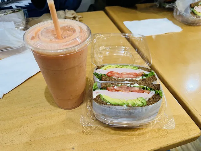 Green Cafe Picture 2