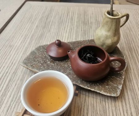 FLOATING MOUNTAIN Tea House |2nd FLOOR|