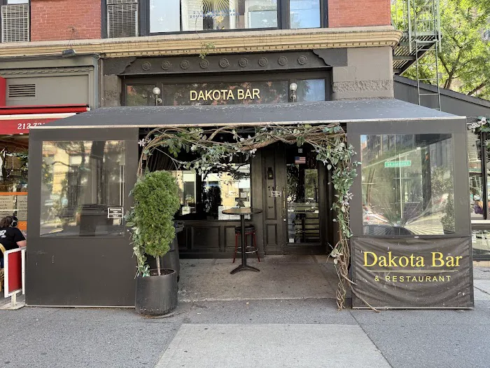 The Dakota Bar Picture 4