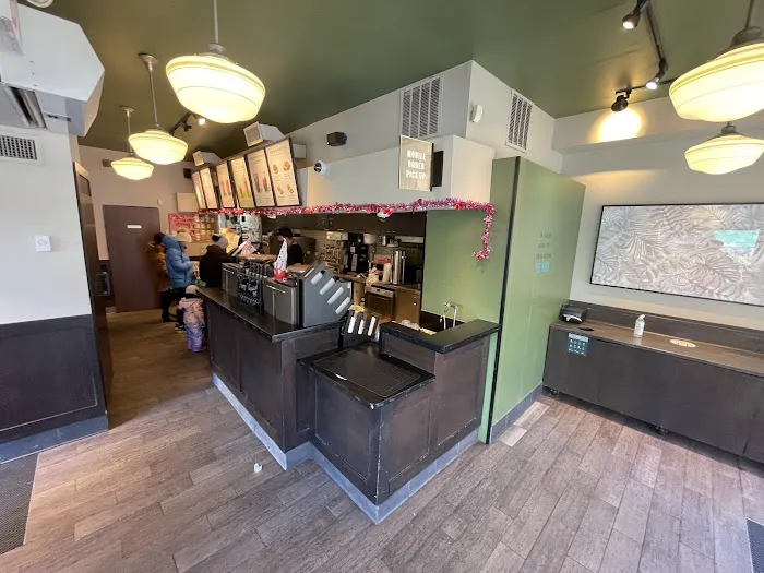 Starbucks Picture 2