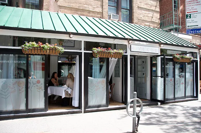HARVEST KITCHEN Picture 5