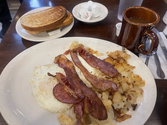 Utopia Diner Picture 5