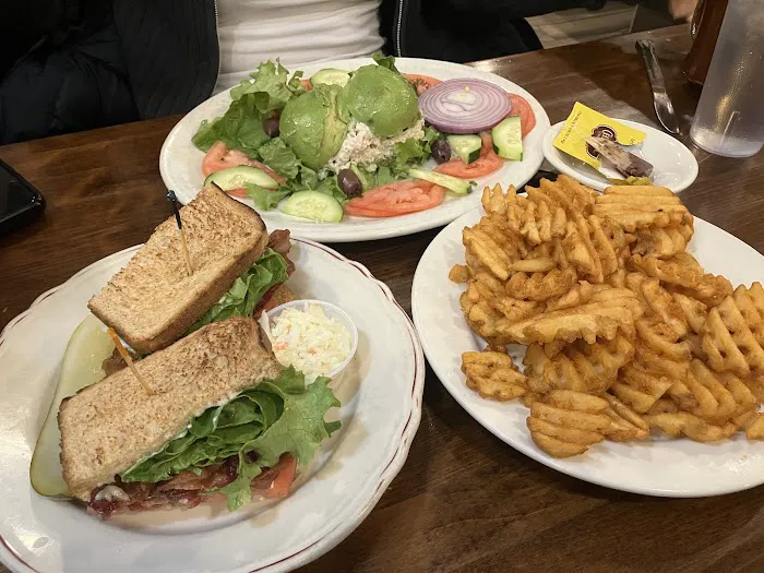 Utopia Diner Picture 1