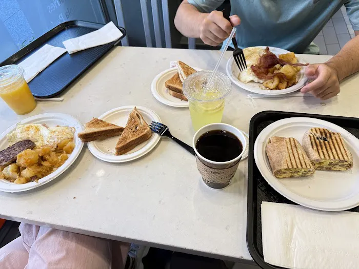 72ND Eatery Picture 4